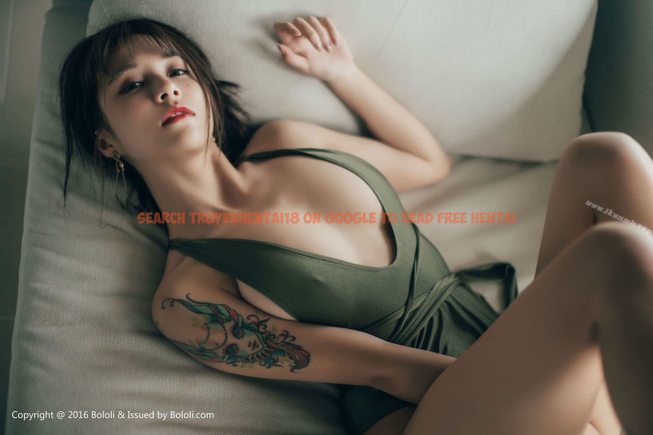查看漫画性感写真（真人集） - 御姐范美女杜花花性格张扬，妖娆妩媚爆乳呼之欲出眼神犀利中带着挑逗 - www.tymanga.com中的282091图片